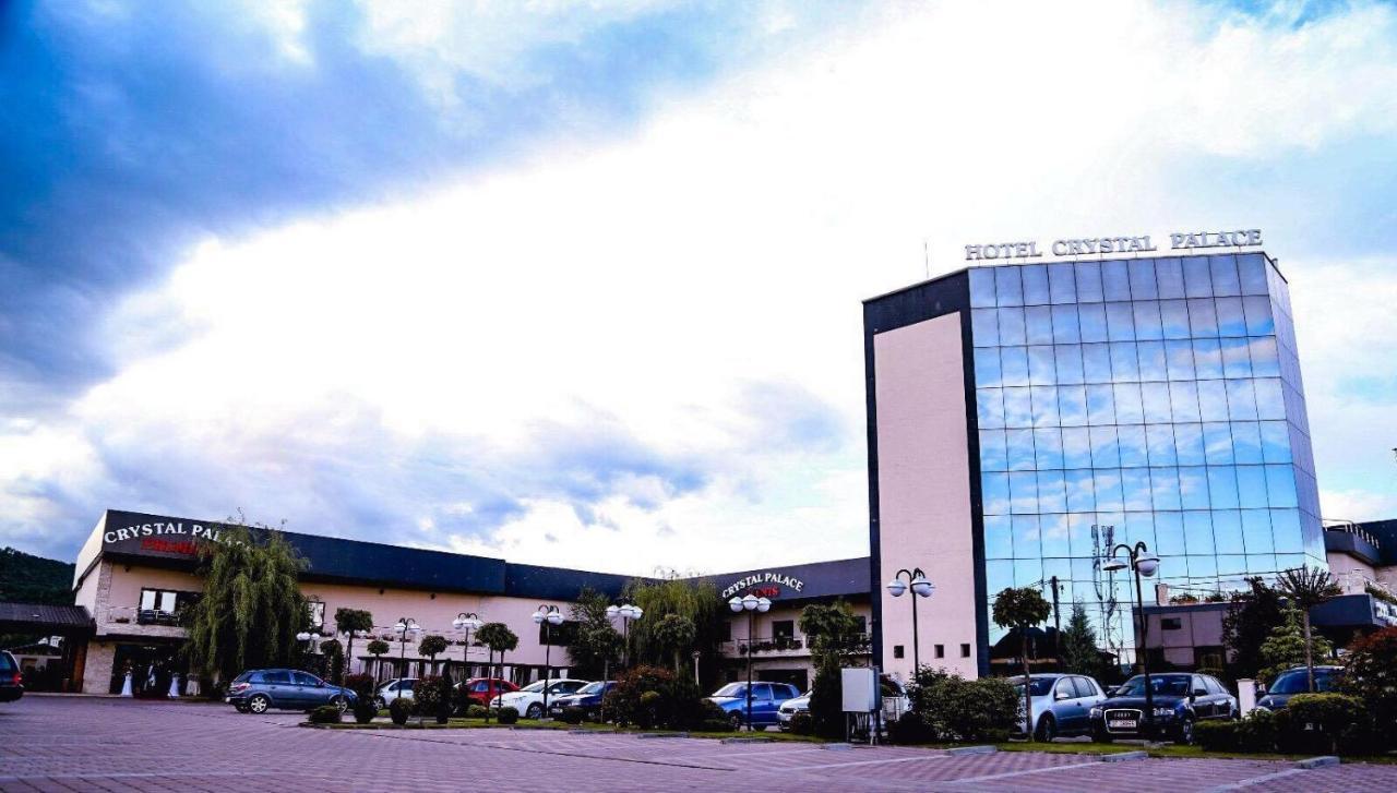 Hotel Crystal Palace Ramnicu Valcea Luaran gambar