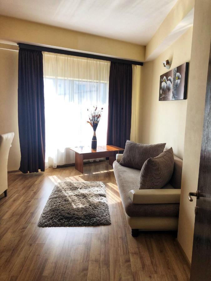 Hotel Crystal Palace Ramnicu Valcea Luaran gambar